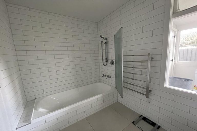 Photo of property in 214 Westminster Street, Mairehau, Christchurch, 8013