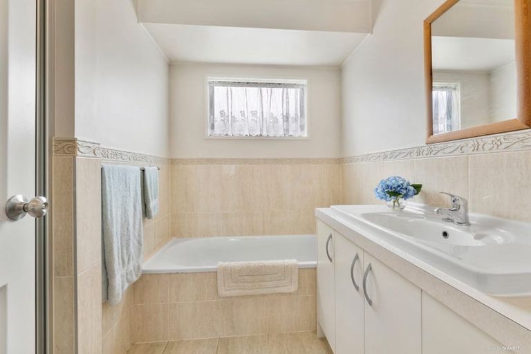 Photo of property in 20 Brynbela Court, Papakura, 2110