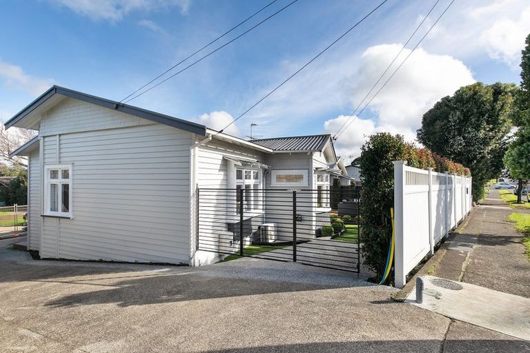 Photo of property in 61 Mount Smart Road, Onehunga, Auckland, 1061