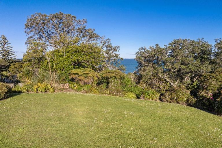 Photo of property in 6 Cochrane Avenue, Arkles Bay, Whangaparaoa, 0932