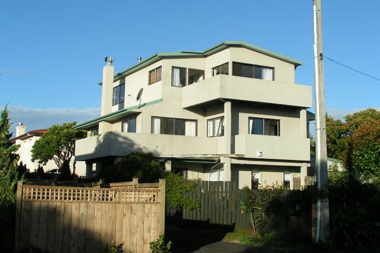 Photo of property in 2/1 Sydney Street, Hauraki, Auckland, 0622