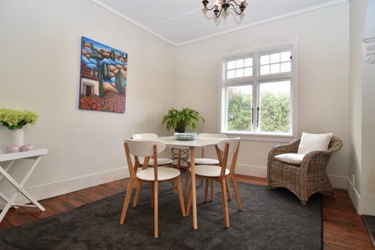 Photo of property in 262 High Street South, Carterton, 5713