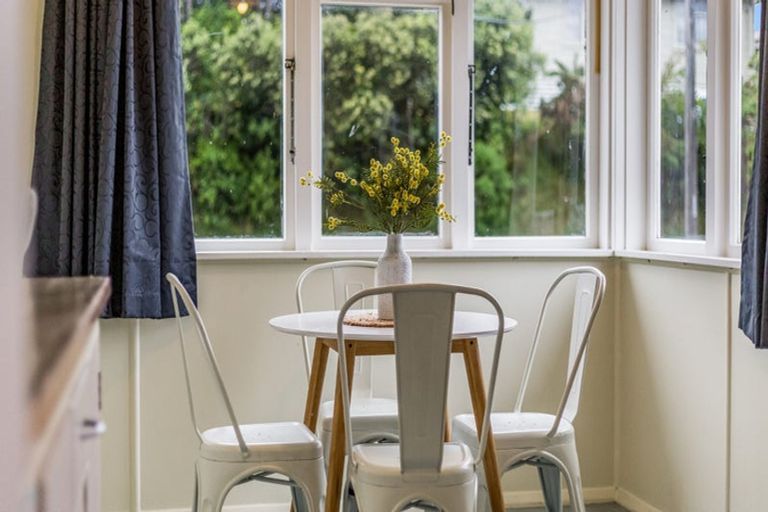 Photo of property in 12 Cornwall Crescent, Cannons Creek, Porirua, 5024