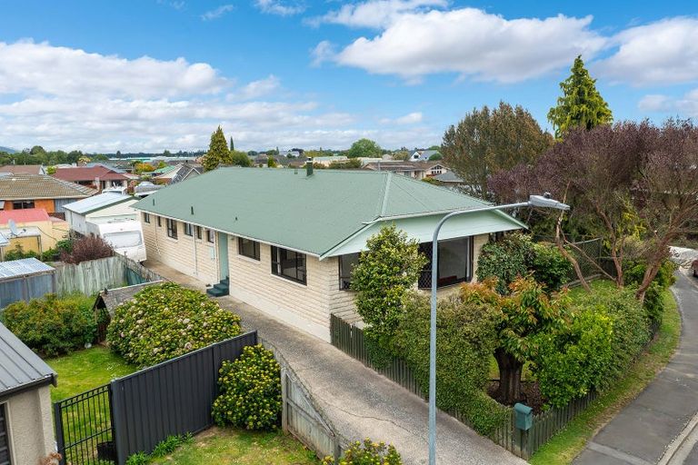 Photo of property in 1 Ash Place, Mosgiel, 9024