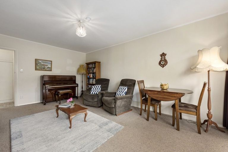 Photo of property in 1/15 Lane Street, Wallaceville, Upper Hutt, 5018