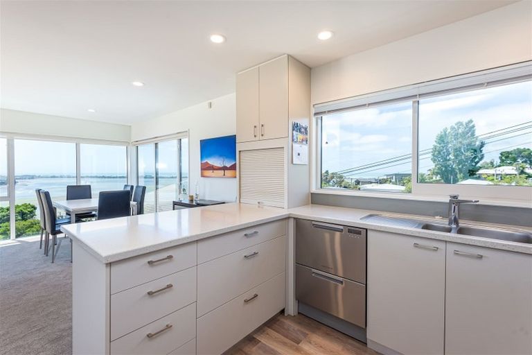 Photo of property in 45a Marama Crescent, Mount Pleasant, Christchurch, 8081