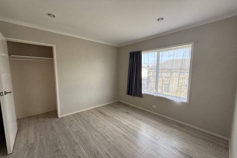 Photo of property in 39 Casuarina Road, Half Moon Bay, Auckland, 2012