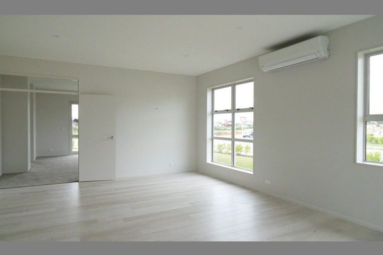 Photo of property in 24 Kaimanawa Road, Karaka, Papakura, 2113