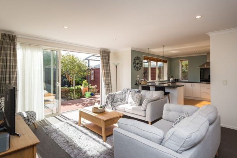 Photo of property in 48 Titirangi Crescent, Parklands, Christchurch, 8083