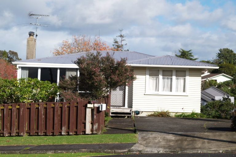 Photo of property in 51 Churchill Road, Cockle Bay, Auckland, 2014
