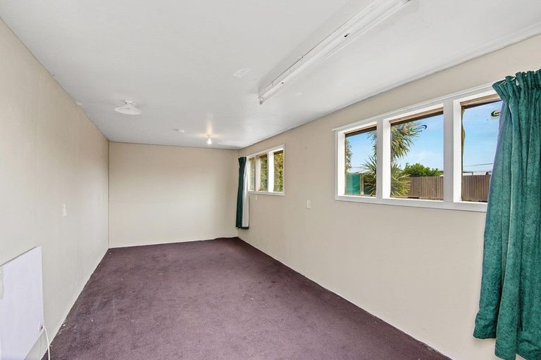 Photo of property in 5 Merrington Crescent, Aranui, Christchurch, 8061
