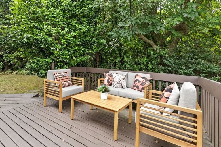 Photo of property in 2/19 Amante Crescent, Mairangi Bay, Auckland, 0630