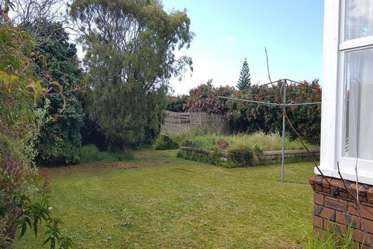 Photo of property in 72 Cook Street, Marfell, New Plymouth, 4310