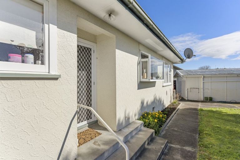 Photo of property in 6 Cohen Place, Milson, Palmerston North, 4414