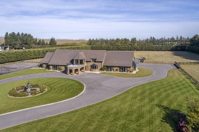 Photo of property in 635 Yaldhurst Road, Yaldhurst, Christchurch, 7676