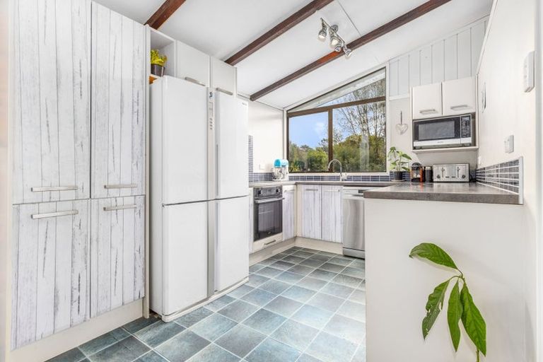 Photo of property in 220 Main Road South, Raumati South, Paraparaumu, 5032