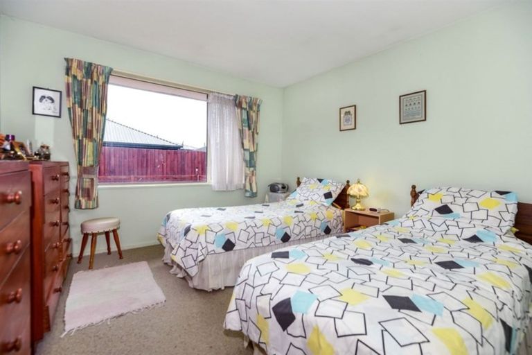 Photo of property in 1/198a Wainoni Road, Avondale, Christchurch, 8061