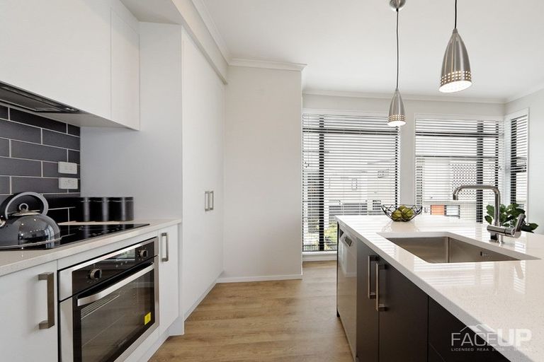 Photo of property in 87 Glidepath Road, Hobsonville, Auckland, 0616