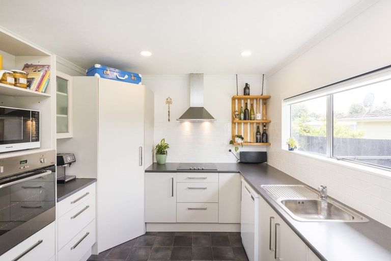 Photo of property in 10 Ashton Place, Highbury, Palmerston North, 4412