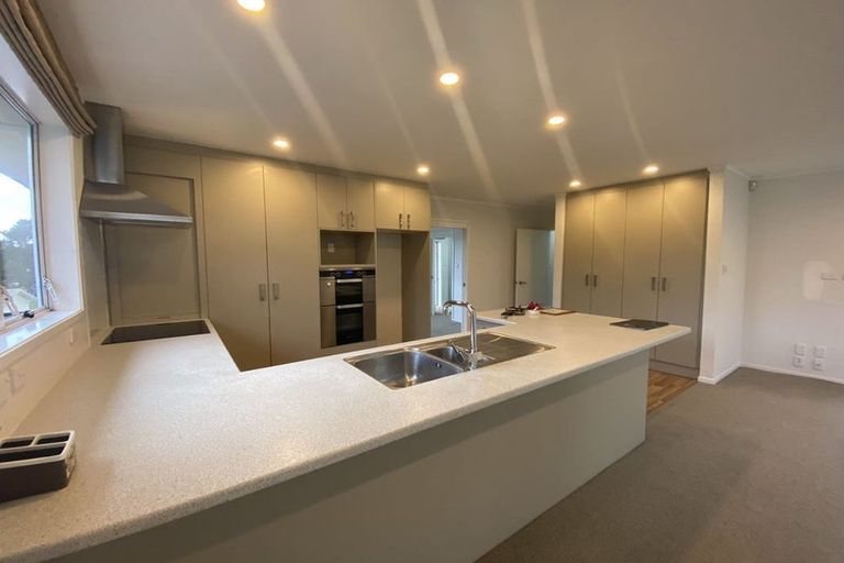 Photo of property in 4 Trojan Crescent, New Lynn, Auckland, 0600