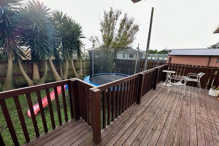 Photo of property in 60a Waimumu Road, Massey, Auckland, 0614