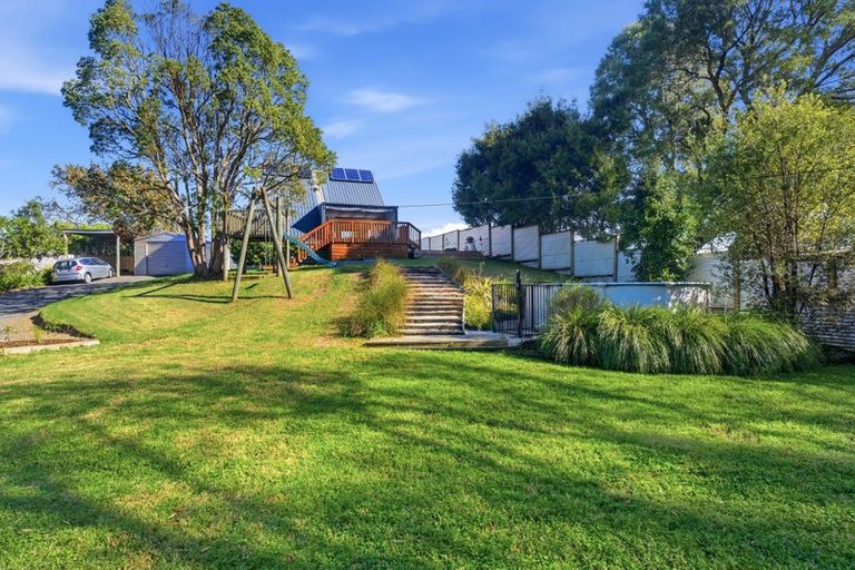 Photo of property in 125 Awaroa Road, Helensville, 0800