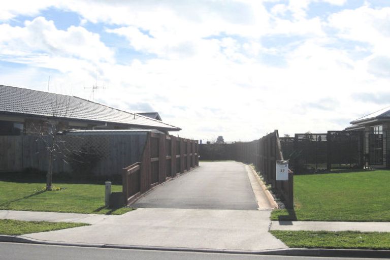 Photo of property in 37 Farringdon Avenue, Rototuna North, Hamilton, 3210