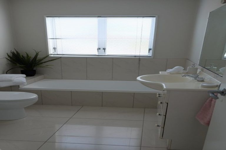 Photo of property in 1/15 Chatswood Grove, Fitzroy, New Plymouth, 4312