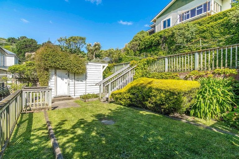 Photo of property in 15 Dee Street, Island Bay, Wellington, 6023