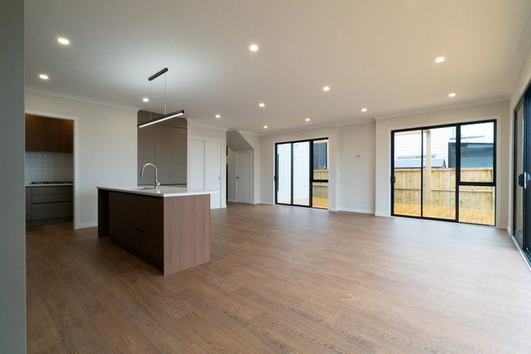 Photo of property in 57 Michael Bosher Way, Flat Bush, Auckland, 2019