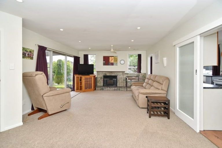 Photo of property in 8 Doggett Place, Rangiora, 7400