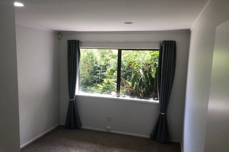 Photo of property in 21 Palliser Lane, Browns Bay, Auckland, 0630