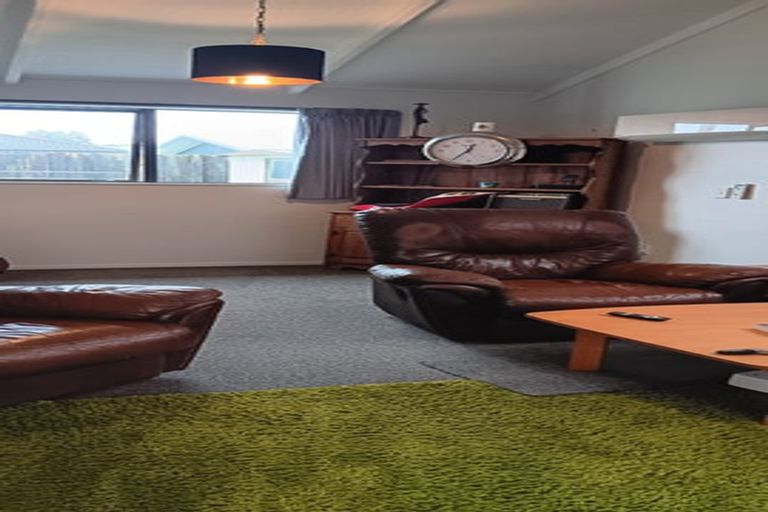 Photo of property in 16 Hunter Street, Westport, 7825