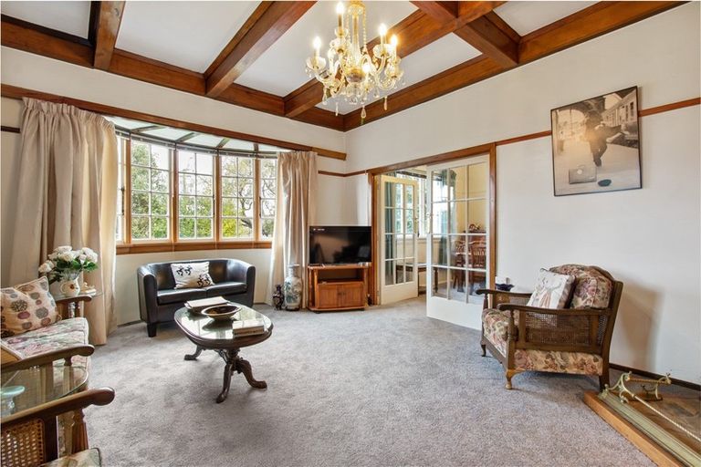 Photo of property in 17 Rhodes Street, Waimate, 7924