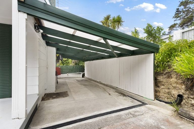 Photo of property in 30 Glencourt Place, Glenfield, Auckland, 0629