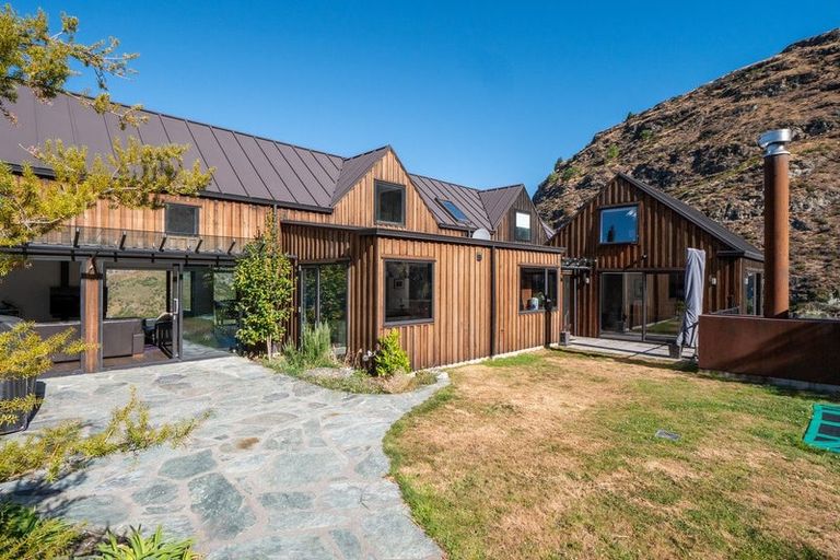 Photo of property in 12 Crows Nest Road, Arthurs Point, Queenstown, 9371
