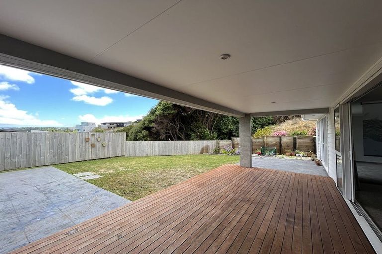 Photo of property in 18 Banks Boulevard, Whitby, Porirua, 5024