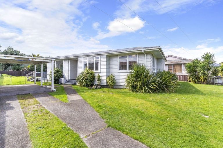 Photo of property in 10 Bland Place, Otara, Auckland, 2023