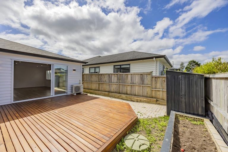 Photo of property in 12 Moemoea Avenue, Kumeu, 0810