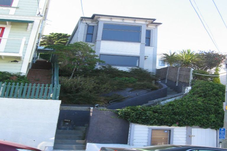 Photo of property in 19 Shannon Street, Mount Victoria, Wellington, 6011