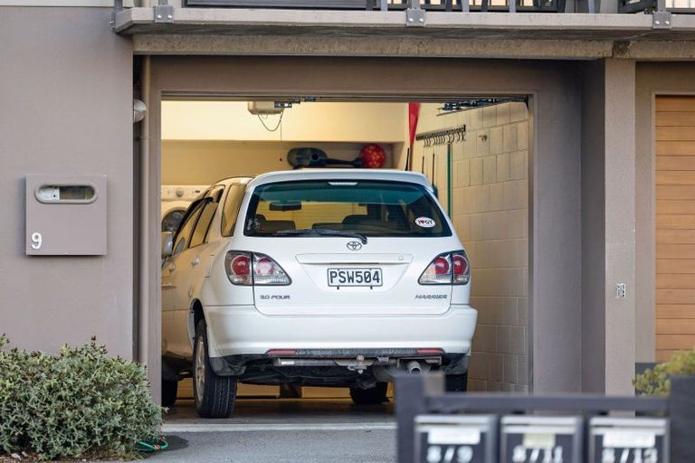 Photo of property in Arno Apartment, 9/8 Mckerrow Place, Sunshine Bay, Queenstown, 9300