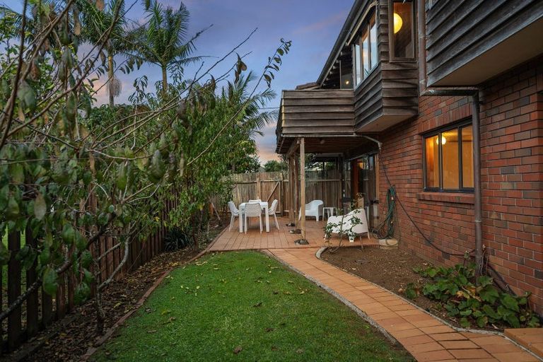 Photo of property in 2/22 Saltburn Road, Milford, Auckland, 0620