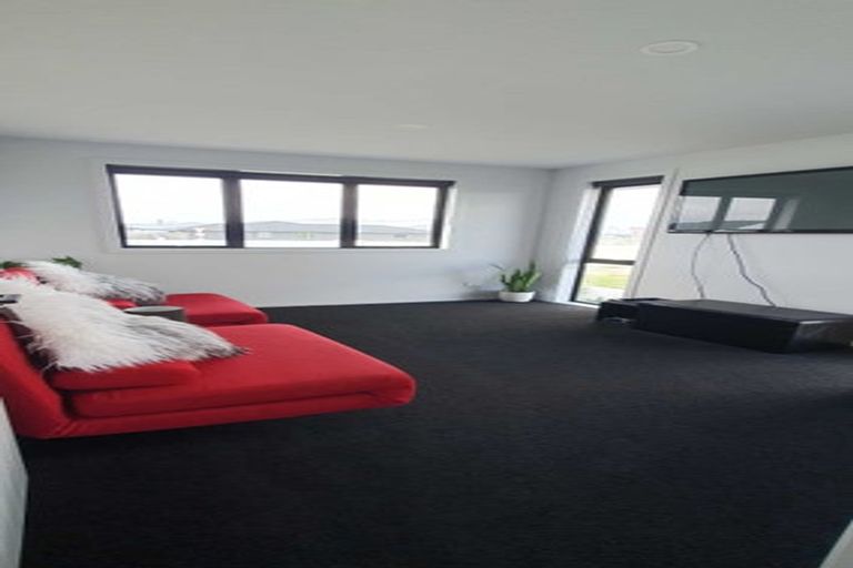 Photo of property in 15 Saint Michael Crescent, One Tree Point, 0118