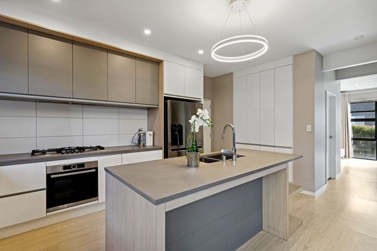 Photo of property in 10 Tihema Lane, Westgate, Auckland, 0614