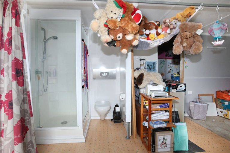 Photo of property in 22 Barton Street, Marton, 4710