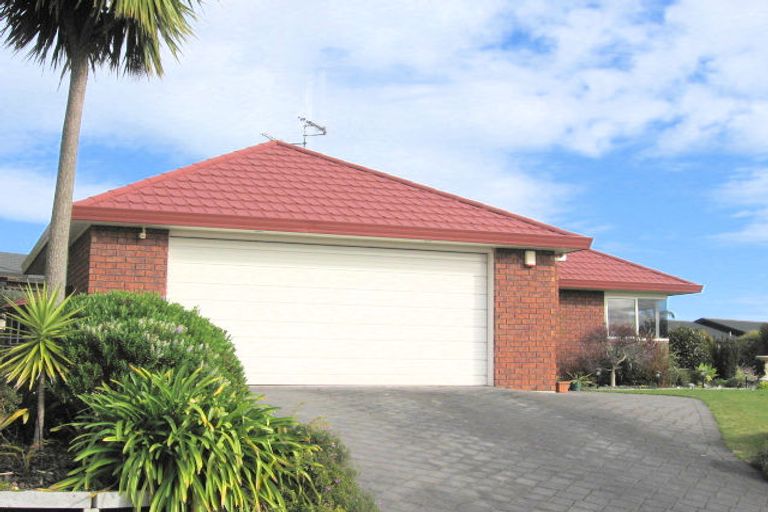 Photo of property in 17 Lochinver Drive, Nawton, Hamilton, 3200