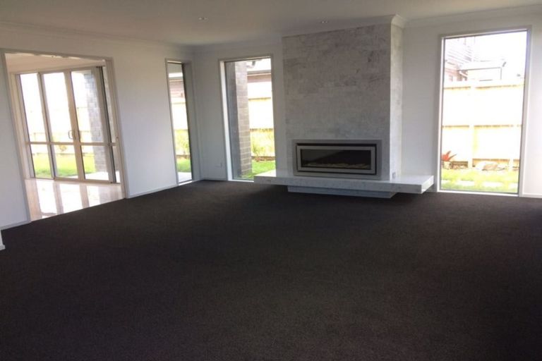 Photo of property in 18 Milano Boulevard, Karaka, Papakura, 2113