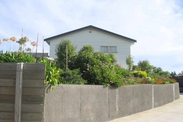 Photo of property in 90 Arawhata Street, Ranui, Porirua, 5024