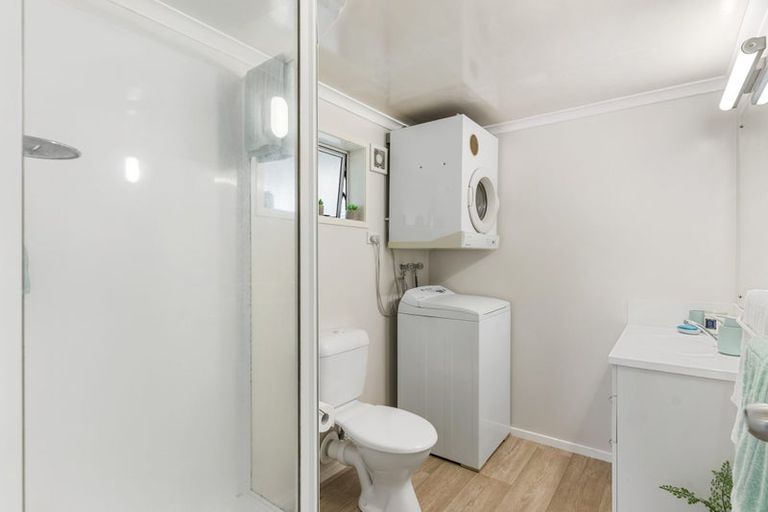 Photo of property in 8 Babington Place, Torbay, Auckland, 0630