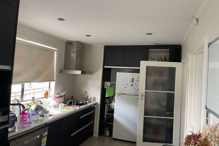 Photo of property in 43 Renata Crescent, Te Atatu Peninsula, Auckland, 0610